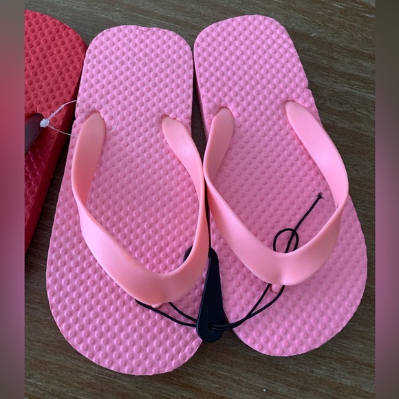 ⚡️3/$20 two pair of toddlers flip flops - Picture 3 of 8